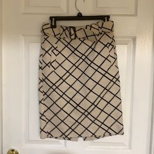 Banana republic size 0 skirt.